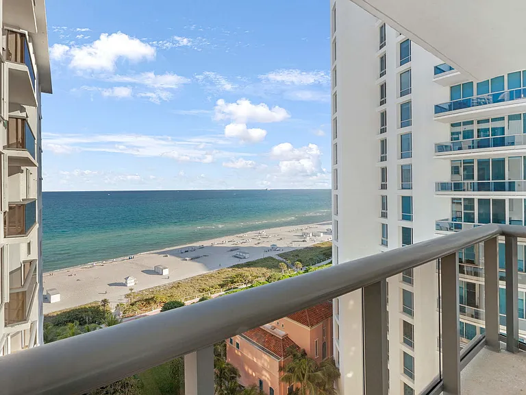 6039 Collins Ave #1527 — Photo 6