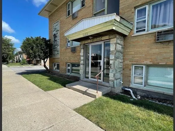 33rd Ave Apartments, 1123 N 33rd Ave #4B, Melrose Park, IL 60160