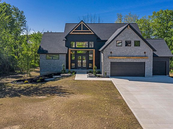 2nd image of 454 Stonehenge Dr SW