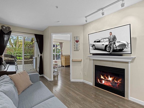 5th image of 3278 Heather St #111