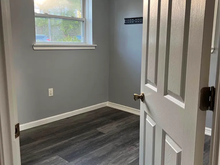 13313 Hawthorn Ln — Photo 4