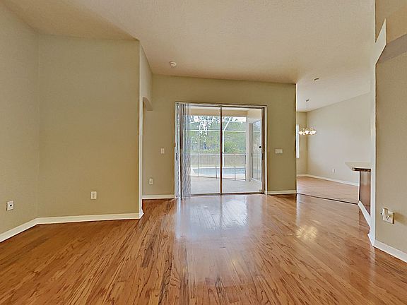 4th image of 19929 Wyndmill Cir