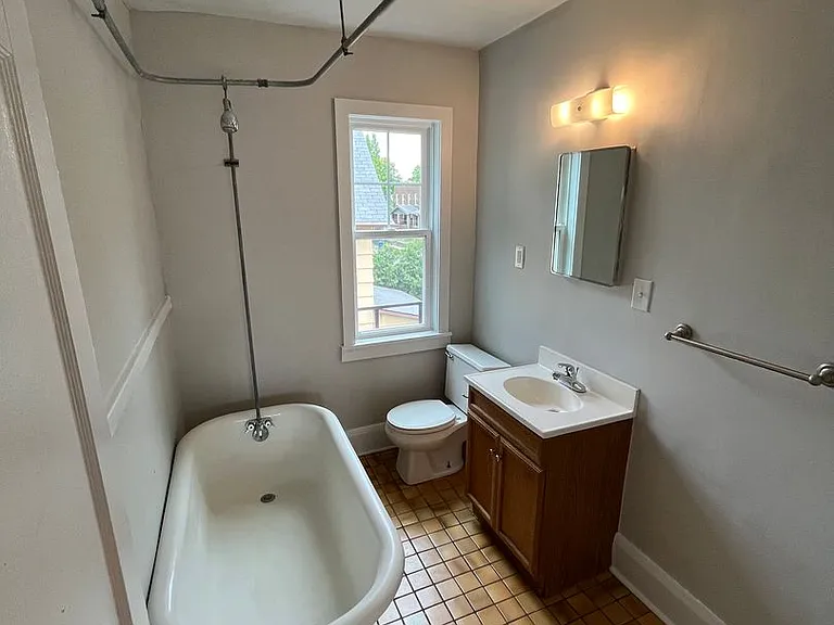 300-312 Clinton St — Photo 14