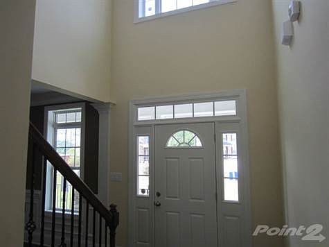 16 Cam.Wds - 2-Story Foyer