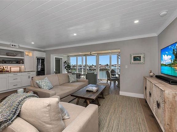 4th image of 250 Park Shore DR #302