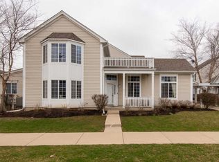313 E Victoria Cir, North Aurora, IL 60542