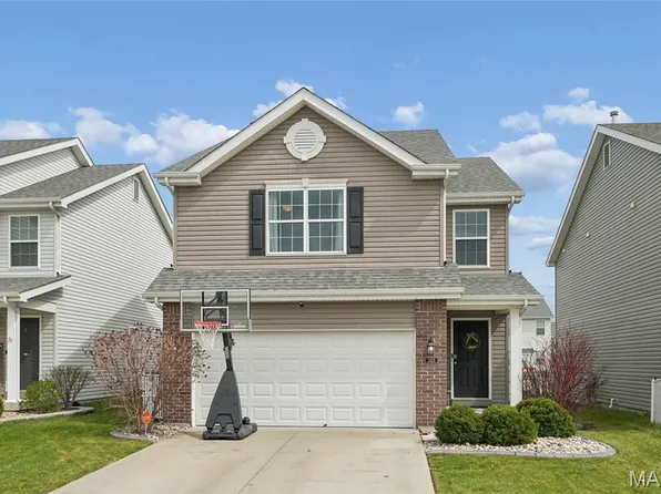 3329 Charlestowne Crossing Dr, Saint Charles, MO 63301