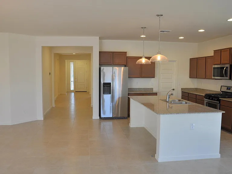 838 W Carlsbad Dr — Photo 10