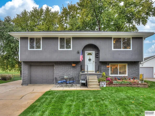 23805 Oak St, Waterloo, NE 68069