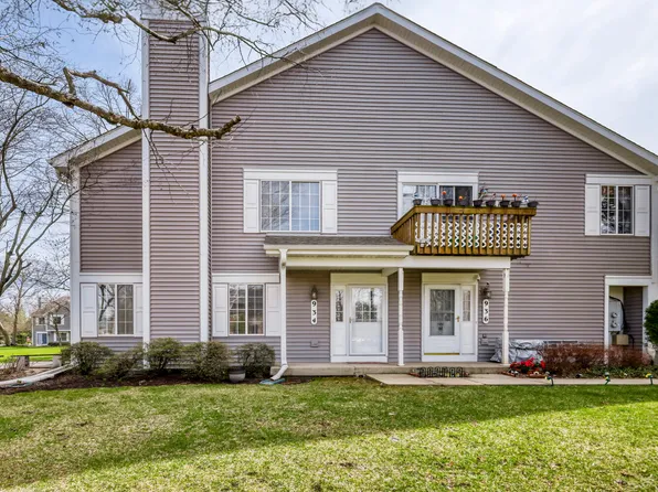 934 Surrey Ln #2, Dundee, IL 60118