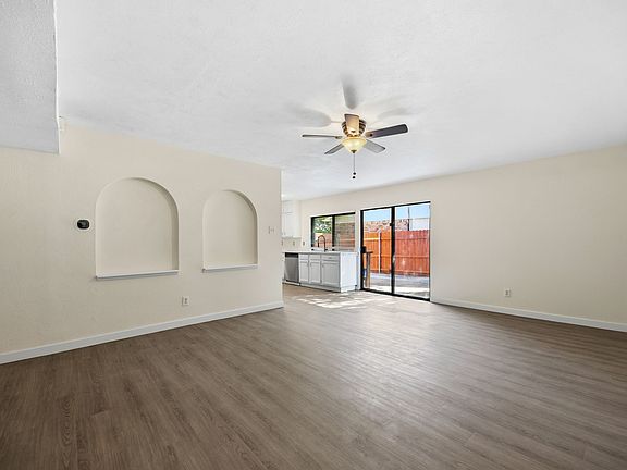 5th image of 3314 Excalibur Cir