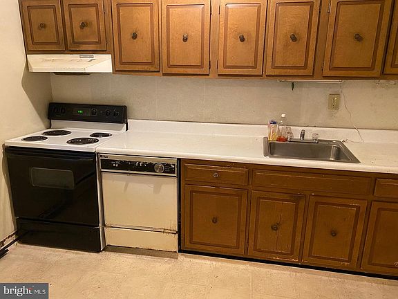 4th image of 708 Garnet Dr #7G