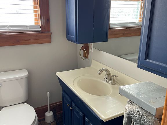 2nd image of 603 E Merrill St #U