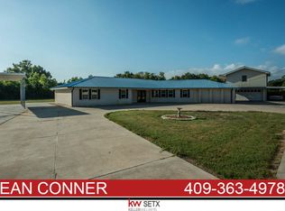 1225 Honeysuckle Ln., bridge city, TX 77611