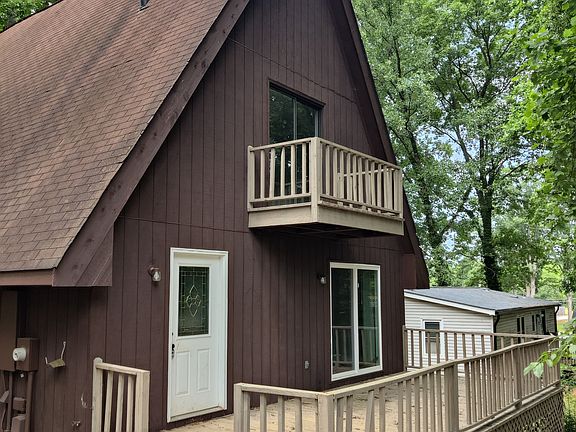 3rd image of 602 Phoenix St