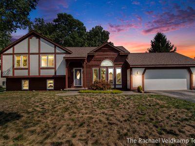 6150 Rogue River Meadows Dr NE, Belmont, MI, 49306