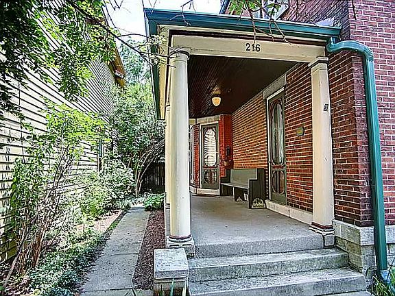 3rd image of 216 Henry St