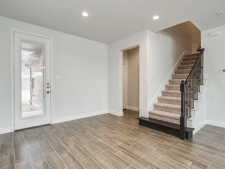 6805 Andrew Dr — Photo 12