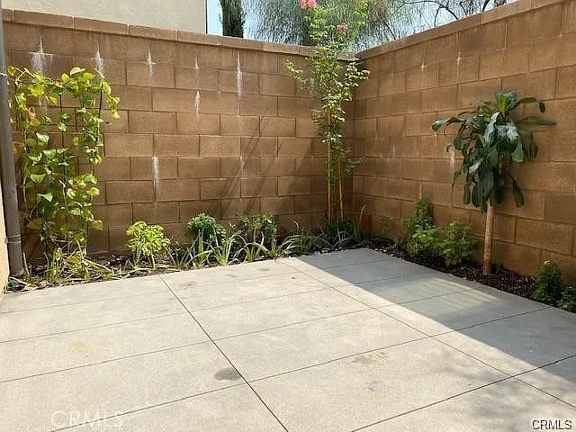 105 Outwest — Photo 9
