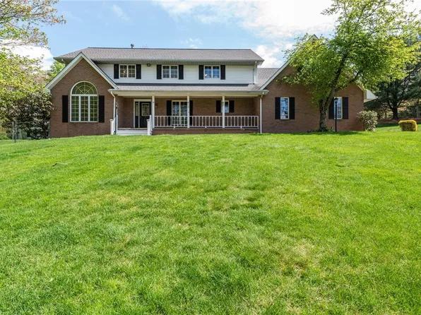 6 Sassafras Ln, Greensburg, PA 15601