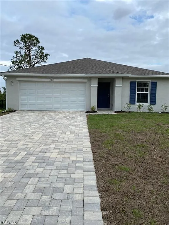 3 bed, 2.0 bath, 1400 sqft, $1,730 — Photo 1