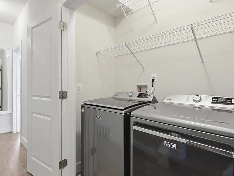 2252 S Glebe Rd — Photo 23