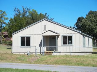 633 E 3rd Ave, Bristow, OK 74010