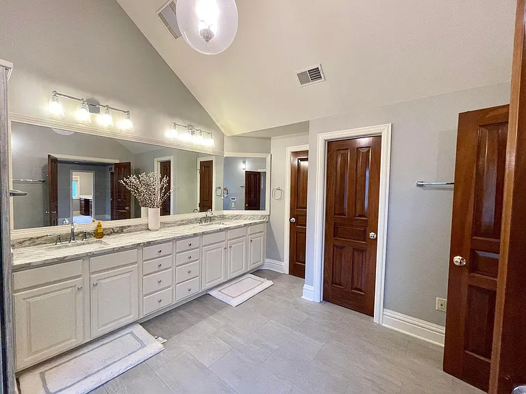 8034 Balmoral Ct — Photo 16