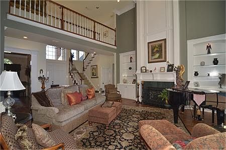 3rd image of 2501 Twelve Oaks Ln