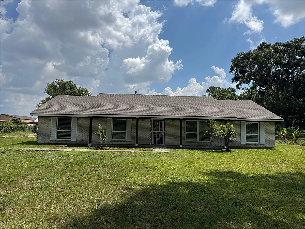 Building Photo - 10934 Lilleux Rd
