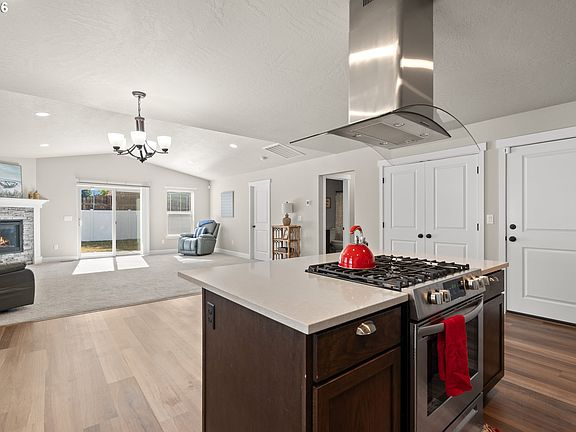 5th image of 1922 NW Archer Dr