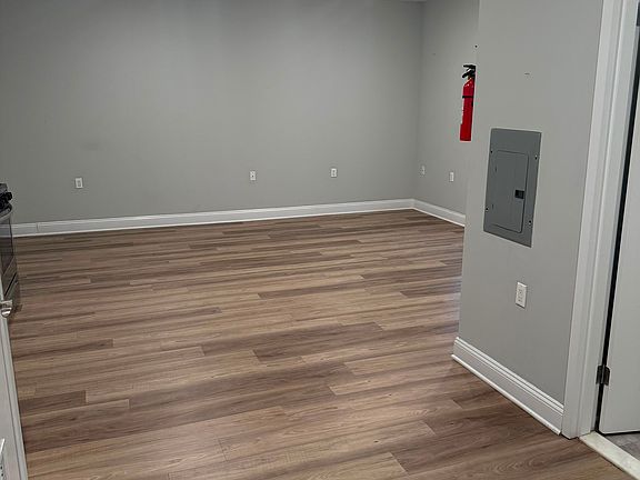 4th image of 73 Beech St #3