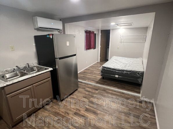 1202 Division Ave