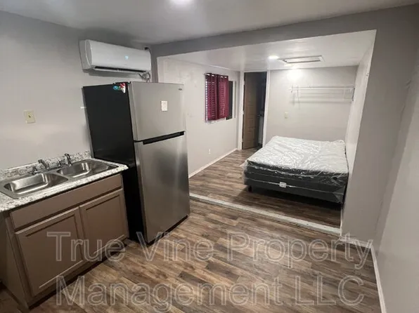 1202 Division Ave, San Antonio, TX 78225
