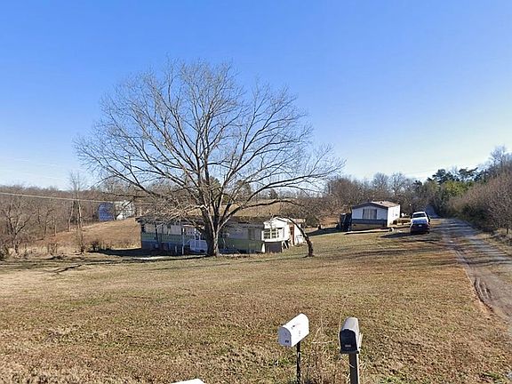 3rd image of 2812 Holliday Hills Rd