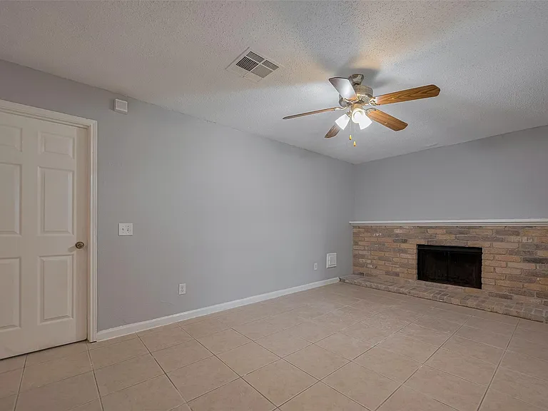 3610 Bee Bayou Ln — Photo 11