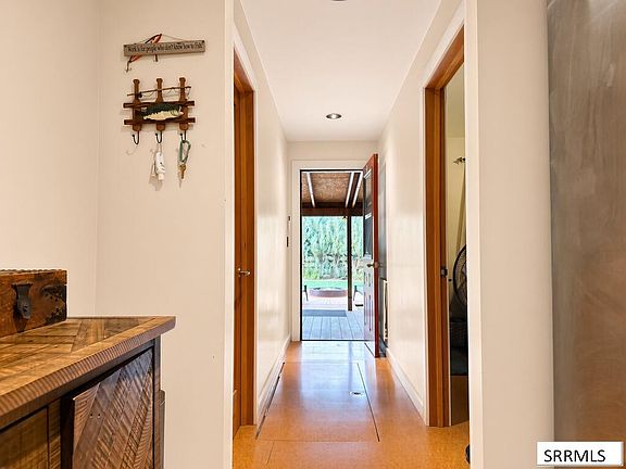 18th image of 706 College St
