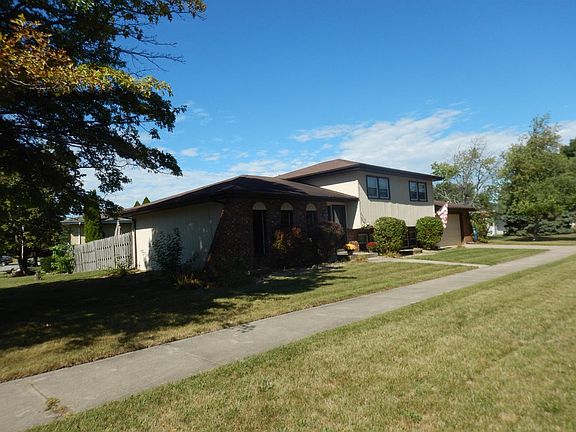 4th image of 424 Oxford Cir