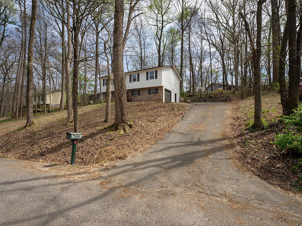 1st image of 489 Moore Cir NE