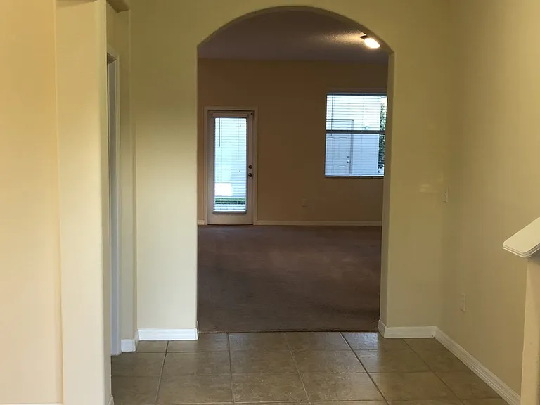 15406 Fort Clatsop Cres — Photo 3