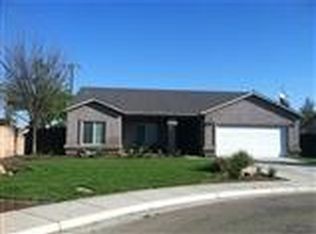 683 W Lindquist St, Kingsburg, CA 93631