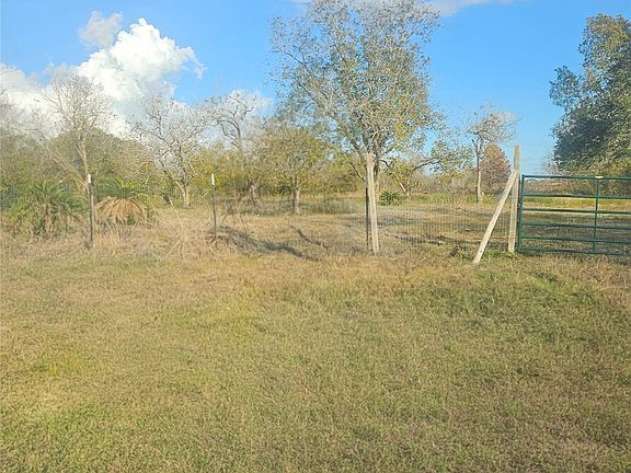 5th image of 2925 West St