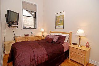 2nd image of 1656 W Wabansia Ave #1