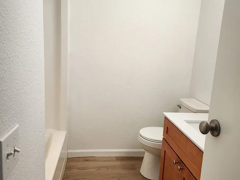 Twin Firs - 1 Bedroom - Lynnwood - Renovated Modern Apartments — Photo 6