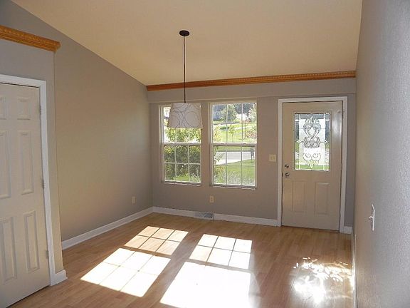 3rd image of 303 E Haven Dr