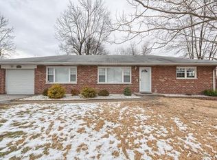 10048 Baptist Church Rd, Saint Louis, MO 63123