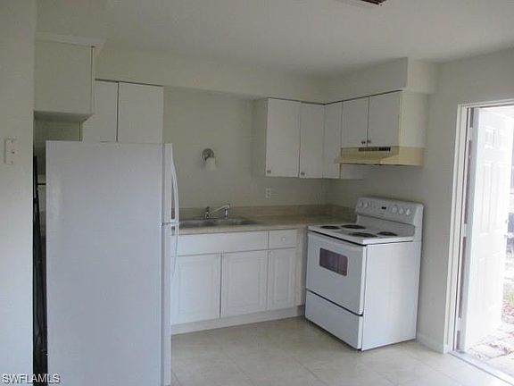 4th image of 10974/976 Goodwin St