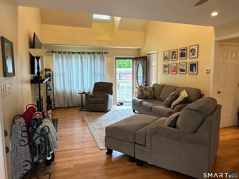 11 Skokorat St — Photo 6