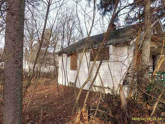 15831 Blackstone