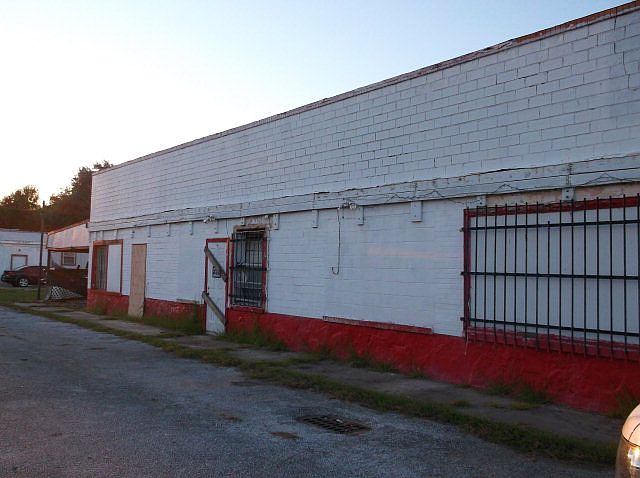 2nd image of 6017 W Port Arthur Rd